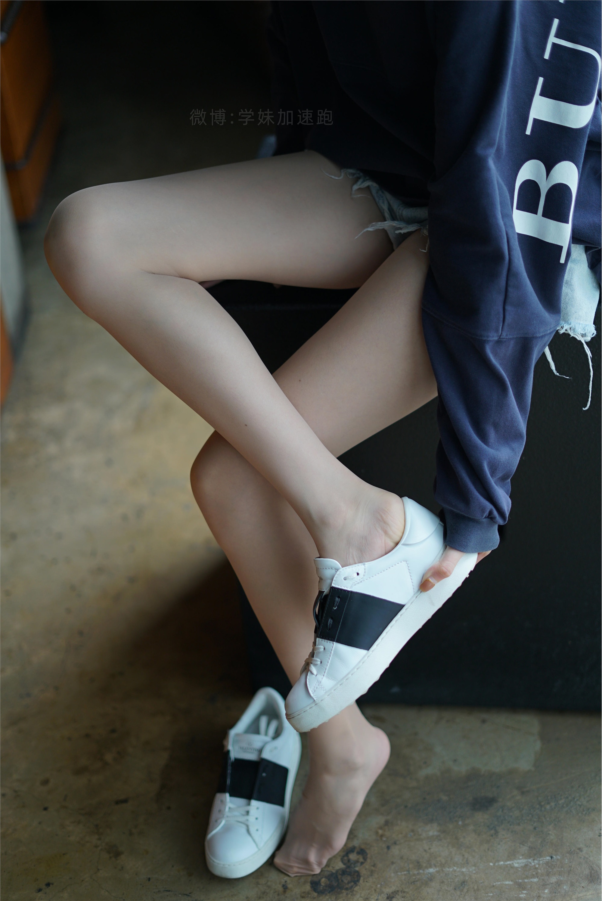 学妹加速跑 XM087《腿玩年的腿-九九》